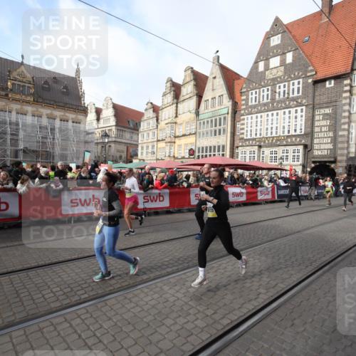 05.10.2025 - 20. swb-Marathon Bremen Yannick Fuchs http://msf.ph/oto/9308131 05.10.2025 11:01:59 Ziel 9365, 9655, 10558, 10837, 10944, 11415, 11647 meine-sportfotos.de