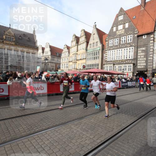 05.10.2025 - 20. swb-Marathon Bremen Yannick Fuchs http://msf.ph/oto/9308142 05.10.2025 11:02:08 Ziel 9324, 9426, 9536, 9686, 10301, 10855, 10879, 10887, 11014, 11459 meine-sportfotos.de