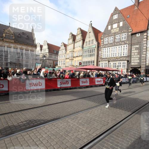 05.10.2025 - 20. swb-Marathon Bremen Yannick Fuchs http://msf.ph/oto/9308151 05.10.2025 11:02:15 Ziel 9363, 10508, 11454, 11646 meine-sportfotos.de