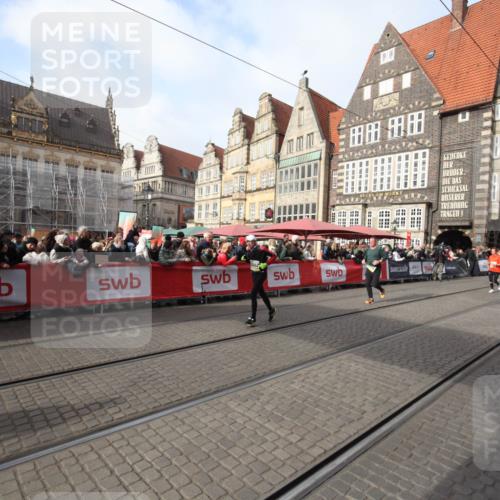 05.10.2025 - 20. swb-Marathon Bremen Yannick Fuchs http://msf.ph/oto/9308156 05.10.2025 11:02:18 Ziel 10130, 11340, 11454, 11646 meine-sportfotos.de