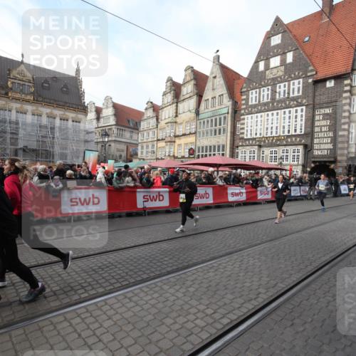 05.10.2025 - 20. swb-Marathon Bremen Yannick Fuchs http://msf.ph/oto/9308200 05.10.2025 11:02:45 Ziel 9841, 10510, 10530, 10825, 10826, 11024 meine-sportfotos.de