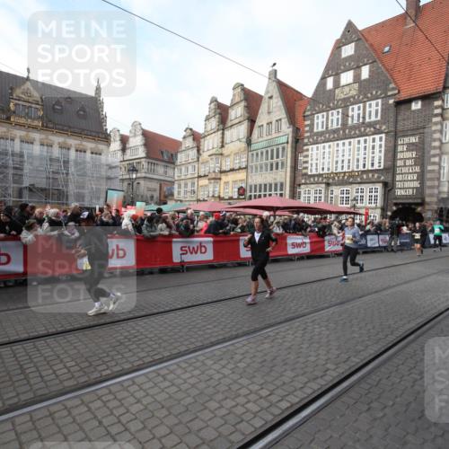 05.10.2025 - 20. swb-Marathon Bremen Yannick Fuchs http://msf.ph/oto/9308201 05.10.2025 11:02:46 Ziel 9360, 9516, 9841, 10510, 10530, 10826, 11024 meine-sportfotos.de