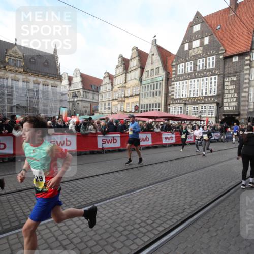 05.10.2025 - 20. swb-Marathon Bremen Yannick Fuchs http://msf.ph/oto/9308219 05.10.2025 11:02:53 Ziel 9331, 10129, 10207, 10734, 10803, 10804, 10940, 11087, 11193, 11576 meine-sportfotos.de