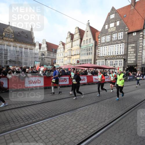 05.10.2025 - 20. swb-Marathon Bremen Yannick Fuchs http://msf.ph/oto/9308232 05.10.2025 11:02:58 Ziel 9644, 9846, 10167, 10207, 10656, 11087, 11312, 11504, 11667, 11668, 11735 meine-sportfotos.de