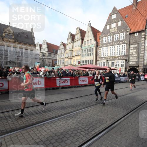 05.10.2025 - 20. swb-Marathon Bremen Yannick Fuchs http://msf.ph/oto/9308239 05.10.2025 11:03:00 Ziel 9644, 9846, 10167, 10656, 10876, 11312, 11504, 11667, 11668, 11735 meine-sportfotos.de