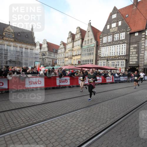 05.10.2025 - 20. swb-Marathon Bremen Yannick Fuchs http://msf.ph/oto/9308268 05.10.2025 11:03:18 Ziel 9325, 10471, 10926, 11390 meine-sportfotos.de