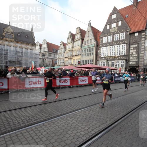 05.10.2025 - 20. swb-Marathon Bremen Yannick Fuchs http://msf.ph/oto/9308289 05.10.2025 11:03:27 Ziel 7776, 9224, 9225, 9308, 10446, 10963, 10995, 11103, 11124, 11236, 11467, 11502 meine-sportfotos.de