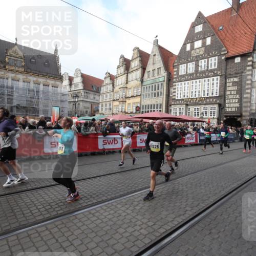 05.10.2025 - 20. swb-Marathon Bremen Yannick Fuchs http://msf.ph/oto/9308298 05.10.2025 11:03:29 Ziel 7776, 9224, 9225, 9308, 10446, 10963, 10995, 11103, 11124, 11150, 11236 meine-sportfotos.de