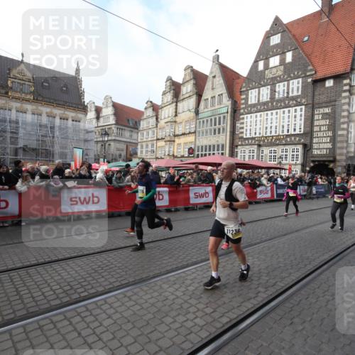05.10.2025 - 20. swb-Marathon Bremen Yannick Fuchs http://msf.ph/oto/9308303 05.10.2025 11:03:31 Ziel 7776, 9224, 9308, 9498, 9850, 10446, 10995, 11150, 11236 meine-sportfotos.de