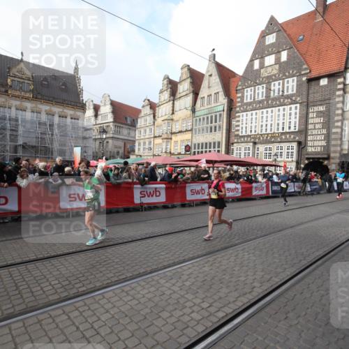 05.10.2025 - 20. swb-Marathon Bremen Yannick Fuchs http://msf.ph/oto/9308338 05.10.2025 11:03:53 Ziel 7788, 10238, 11039, 11272, 11306 meine-sportfotos.de