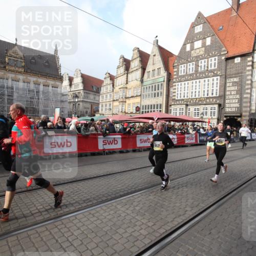05.10.2025 - 20. swb-Marathon Bremen Yannick Fuchs http://msf.ph/oto/9308347 05.10.2025 11:03:59 Ziel 7788, 9241, 9379, 9571, 10106, 10265, 10271, 11272 meine-sportfotos.de