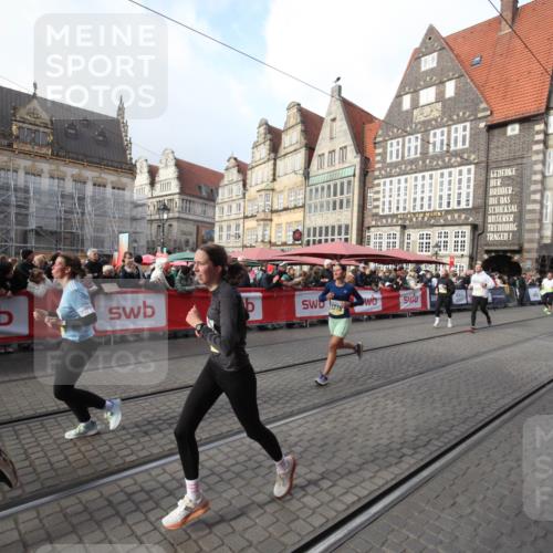05.10.2025 - 20. swb-Marathon Bremen Yannick Fuchs http://msf.ph/oto/9308349 05.10.2025 11:04:00 Ziel 9241, 9379, 9571, 10106, 10265, 10271, 11183, 11609 meine-sportfotos.de