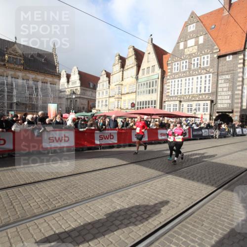 05.10.2025 - 20. swb-Marathon Bremen Yannick Fuchs http://msf.ph/oto/9308400 05.10.2025 11:04:26 Ziel 9537, 9684, 10678, 11200 meine-sportfotos.de