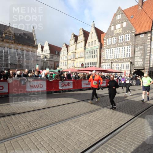 05.10.2025 - 20. swb-Marathon Bremen Yannick Fuchs http://msf.ph/oto/9308420 05.10.2025 11:04:36 Ziel 8111, 9394, 9610, 10278, 10531, 10674, 10869, 10956, 11542, 11704 meine-sportfotos.de