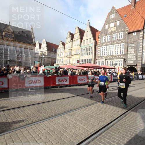 05.10.2025 - 20. swb-Marathon Bremen Yannick Fuchs http://msf.ph/oto/9308430 05.10.2025 11:04:41 Ziel 9750, 9915, 10485, 10532, 10674, 10869, 11196, 11542 meine-sportfotos.de
