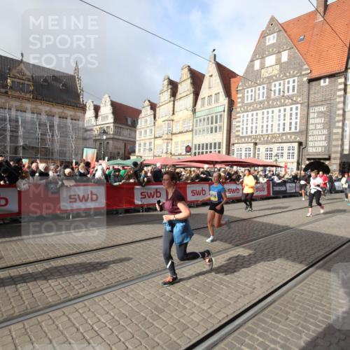 05.10.2025 - 20. swb-Marathon Bremen Yannick Fuchs http://msf.ph/oto/9308441 05.10.2025 11:04:45 Ziel 9532, 9623, 9750, 9765, 9771, 10422, 10451, 10532, 11427, 11546 meine-sportfotos.de