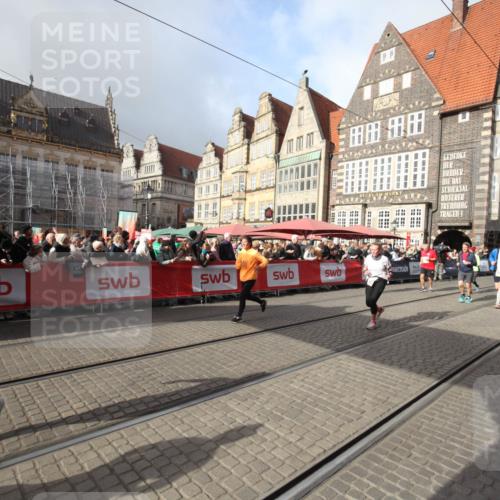 05.10.2025 - 20. swb-Marathon Bremen Yannick Fuchs http://msf.ph/oto/9308443 05.10.2025 11:04:46 Ziel 9532, 9623, 9750, 9765, 9771, 9812, 10422, 10451, 10532, 11427, 11546 meine-sportfotos.de