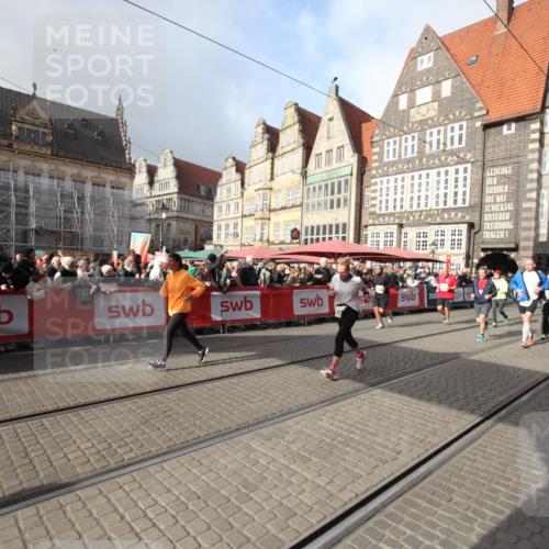 05.10.2025 - 20. swb-Marathon Bremen Yannick Fuchs http://msf.ph/oto/9308445 05.10.2025 11:04:47 Ziel 9532, 9623, 9765, 9771, 9812, 10422, 10451, 10557, 10964, 11035, 11427, 11546 meine-sportfotos.de