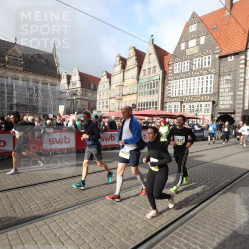 05.10.2025 - 20. swb-Marathon Bremen Yannick Fuchs http://msf.ph/oto/9308453 05.10.2025 11:04:49 Ziel 9532, 9765, 9812, 9927, 10422, 10451, 10557, 10964, 11035, 11427, 11546, 11615 meine-sportfotos.de