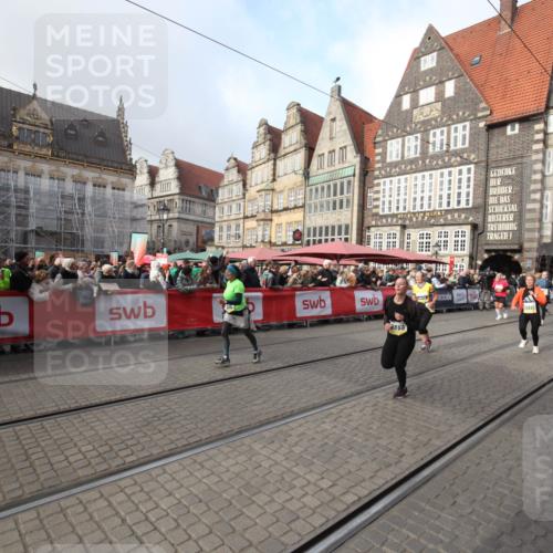 05.10.2025 - 20. swb-Marathon Bremen Yannick Fuchs http://msf.ph/oto/9308466 05.10.2025 11:04:57 Ziel 9813, 9866, 10684, 10771, 10891, 11315, 11372, 11636 meine-sportfotos.de