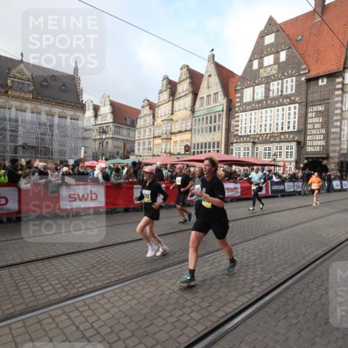 05.10.2025 - 20. swb-Marathon Bremen Yannick Fuchs http://msf.ph/oto/9308479 05.10.2025 11:05:04 Ziel 9220, 9409, 9530, 9660, 11090, 11180, 11478, 11559 meine-sportfotos.de