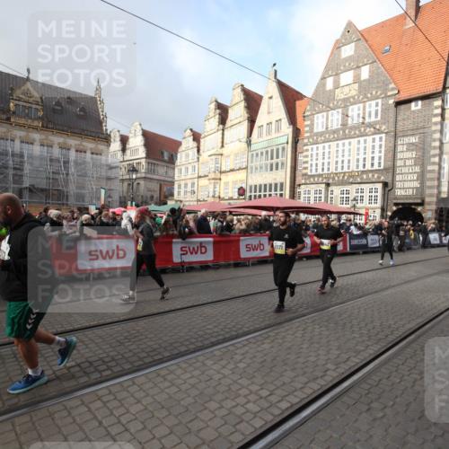 05.10.2025 - 20. swb-Marathon Bremen Yannick Fuchs http://msf.ph/oto/9308499 05.10.2025 11:05:11 Ziel 9642, 9668, 10018, 10021, 10965, 11016, 11121, 11171, 11323, 11412 meine-sportfotos.de