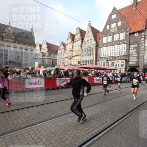 05.10.2025 - 20. swb-Marathon Bremen Yannick Fuchs http://msf.ph/oto/9308518 05.10.2025 11:05:20 Ziel 9440, 9690, 9908, 10255, 10343, 10990, 11501, 11540, 11650, 11707 meine-sportfotos.de