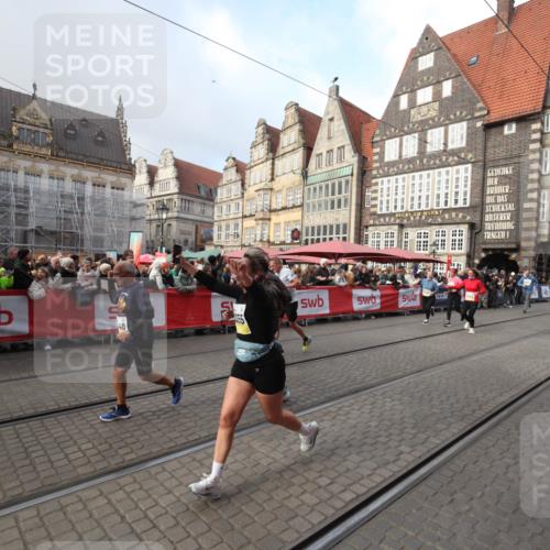 05.10.2025 - 20. swb-Marathon Bremen Yannick Fuchs http://msf.ph/oto/9308526 05.10.2025 11:05:21 Ziel 9440, 9515, 9690, 9908, 9944, 10255, 10990, 11501, 11540, 11707 meine-sportfotos.de