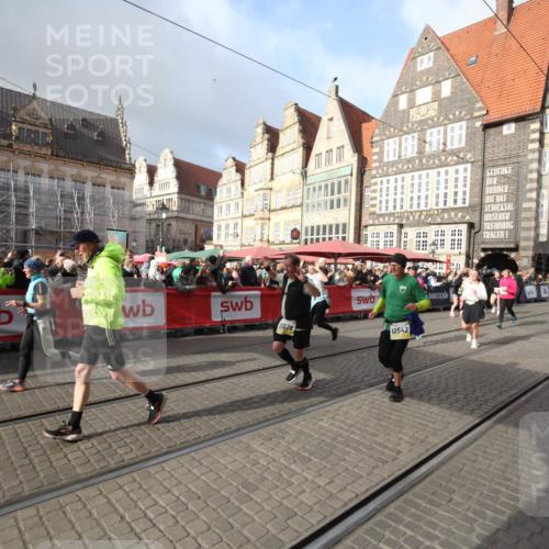 05.10.2025 - 20. swb-Marathon Bremen Yannick Fuchs http://msf.ph/oto/9308546 05.10.2025 11:05:36 Ziel 7654, 9210, 9419, 9752, 10025, 10426, 10437, 10511, 10542, 11164, 11676, 11681 meine-sportfotos.de