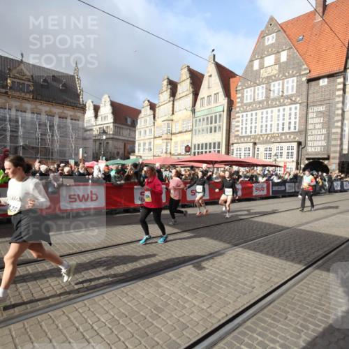 05.10.2025 - 20. swb-Marathon Bremen Yannick Fuchs http://msf.ph/oto/9308558 05.10.2025 11:05:39 Ziel 7654, 9210, 9419, 10426, 10437, 10999, 11164, 11681 meine-sportfotos.de