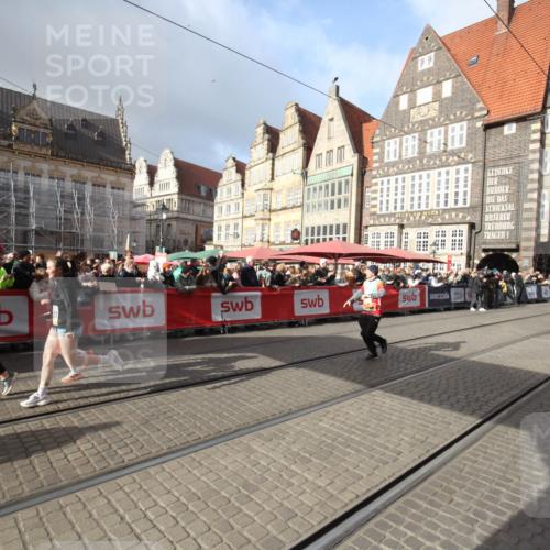 05.10.2025 - 20. swb-Marathon Bremen Yannick Fuchs http://msf.ph/oto/9308562 05.10.2025 11:05:41 Ziel 9210, 9419, 10437, 10843, 10844, 10999, 11681 meine-sportfotos.de