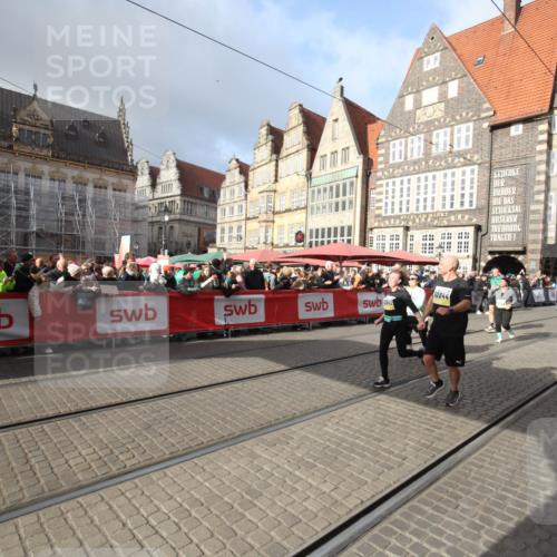 05.10.2025 - 20. swb-Marathon Bremen Yannick Fuchs http://msf.ph/oto/9308568 05.10.2025 11:05:46 Ziel 9335, 9423, 10197, 10529, 10843, 10844, 11604 meine-sportfotos.de