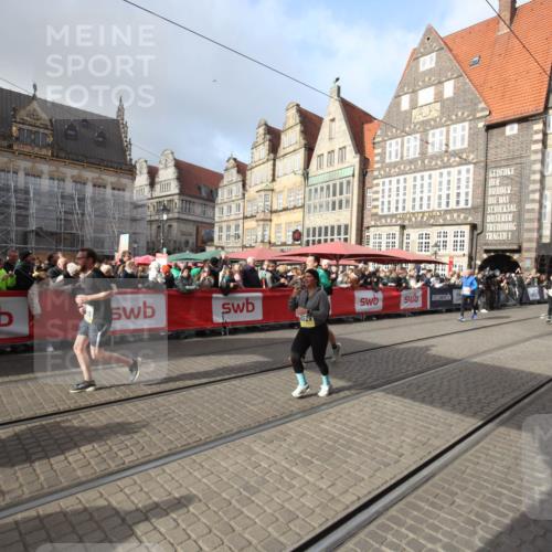 05.10.2025 - 20. swb-Marathon Bremen Yannick Fuchs http://msf.ph/oto/9308579 05.10.2025 11:05:48 Ziel 9335, 9423, 10197, 10529, 10769, 11455, 11604 meine-sportfotos.de