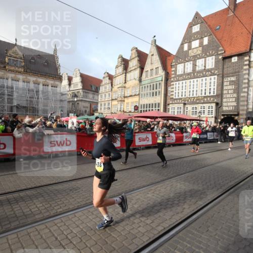 05.10.2025 - 20. swb-Marathon Bremen Yannick Fuchs http://msf.ph/oto/9308623 05.10.2025 11:06:16 Ziel 7979, 9387, 9438, 9712, 10192, 10249, 10848, 11065, 11092, 11296, 11433 meine-sportfotos.de