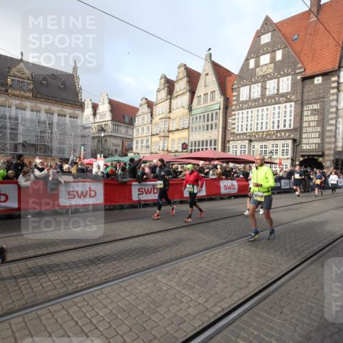 05.10.2025 - 20. swb-Marathon Bremen Yannick Fuchs http://msf.ph/oto/9308625 05.10.2025 11:06:18 Ziel 7979, 9228, 9387, 9523, 9712, 10152, 10243, 10249, 10374, 10404, 10848, 11065, 11092, 11169, 11296, 11433 meine-sportfotos.de