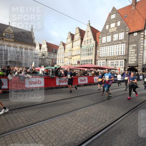 05.10.2025 - 20. swb-Marathon Bremen Yannick Fuchs http://msf.ph/oto/9308630 05.10.2025 11:06:20 Ziel 7979, 9205, 9228, 9387, 9523, 9712, 10152, 10243, 10374, 10404, 11065, 11092, 11169, 11433 meine-sportfotos.de