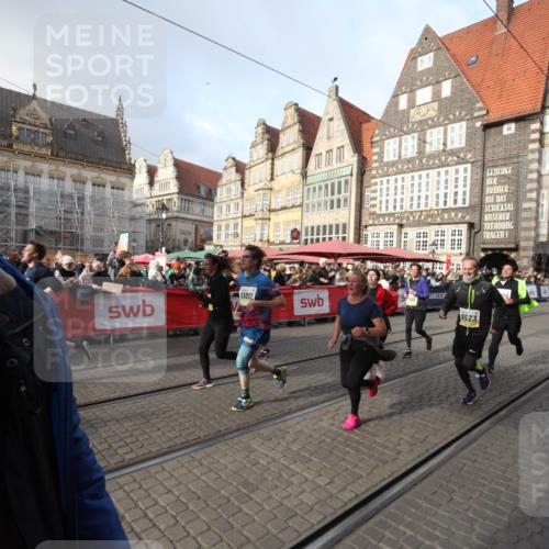 05.10.2025 - 20. swb-Marathon Bremen Yannick Fuchs http://msf.ph/oto/9308636 05.10.2025 11:06:21 Ziel 7979, 9205, 9228, 9523, 9712, 10152, 10243, 10374, 10404, 11065, 11092, 11169 meine-sportfotos.de