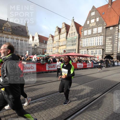 05.10.2025 - 20. swb-Marathon Bremen Yannick Fuchs http://msf.ph/oto/9308640 05.10.2025 11:06:22 Ziel 7979, 9205, 9228, 9523, 9712, 10152, 10243, 10374, 10404, 11065, 11092, 11169 meine-sportfotos.de