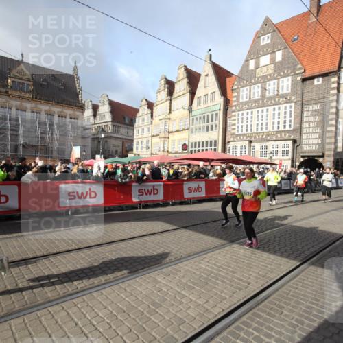 05.10.2025 - 20. swb-Marathon Bremen Yannick Fuchs http://msf.ph/oto/9308650 05.10.2025 11:06:32 Ziel 9764, 9998, 10640, 10732, 10912, 11143, 11195, 11270, 11365 meine-sportfotos.de