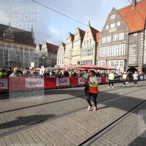 05.10.2025 - 20. swb-Marathon Bremen Yannick Fuchs http://msf.ph/oto/9308652 05.10.2025 11:06:32 Ziel 9764, 9998, 10640, 10732, 10912, 11143, 11195, 11270, 11365 meine-sportfotos.de