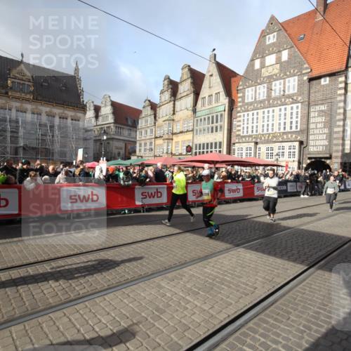 05.10.2025 - 20. swb-Marathon Bremen Yannick Fuchs http://msf.ph/oto/9308655 05.10.2025 11:06:34 Ziel 9764, 9998, 10699, 10732, 10912, 11143, 11270, 11365 meine-sportfotos.de