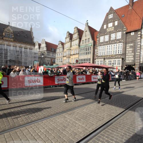05.10.2025 - 20. swb-Marathon Bremen Yannick Fuchs http://msf.ph/oto/9308659 05.10.2025 11:06:35 Ziel 9998, 10699, 10732, 10912, 11143, 11270, 11365 meine-sportfotos.de