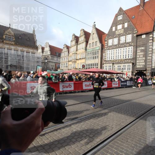 05.10.2025 - 20. swb-Marathon Bremen Yannick Fuchs http://msf.ph/oto/9308662 05.10.2025 11:06:36 Ziel 10699, 10732, 10912, 11143, 11270, 11324, 11365, 11706 meine-sportfotos.de