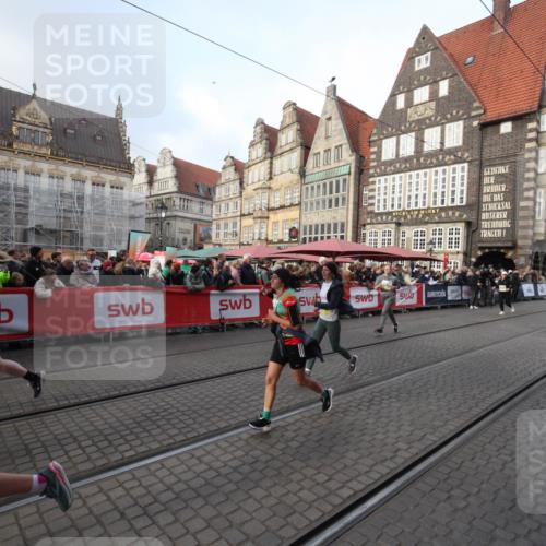 05.10.2025 - 20. swb-Marathon Bremen Yannick Fuchs http://msf.ph/oto/9308680 05.10.2025 11:06:45 Ziel 9357, 9619, 10239, 10498, 11027, 11565, 11605, 11721, 11746, 11747 meine-sportfotos.de