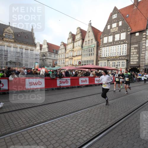05.10.2025 - 20. swb-Marathon Bremen Yannick Fuchs http://msf.ph/oto/9308688 05.10.2025 11:06:50 Ziel 9605, 10001, 10148, 10168, 10498, 10747, 10748, 10937, 11565 meine-sportfotos.de
