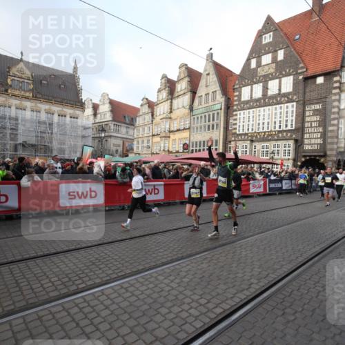 05.10.2025 - 20. swb-Marathon Bremen Yannick Fuchs http://msf.ph/oto/9308693 05.10.2025 11:06:52 Ziel 9321, 9605, 9826, 10001, 10148, 10168, 10580, 10747, 10748, 10937, 11355, 11389, 11414, 11497 meine-sportfotos.de