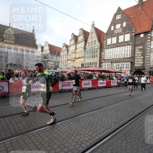 05.10.2025 - 20. swb-Marathon Bremen Yannick Fuchs http://msf.ph/oto/9308696 05.10.2025 11:06:53 Ziel 8574, 9321, 9605, 9826, 9942, 10001, 10148, 10168, 10580, 10747, 10748, 10937, 11355, 11389, 11414, 11497 meine-sportfotos.de