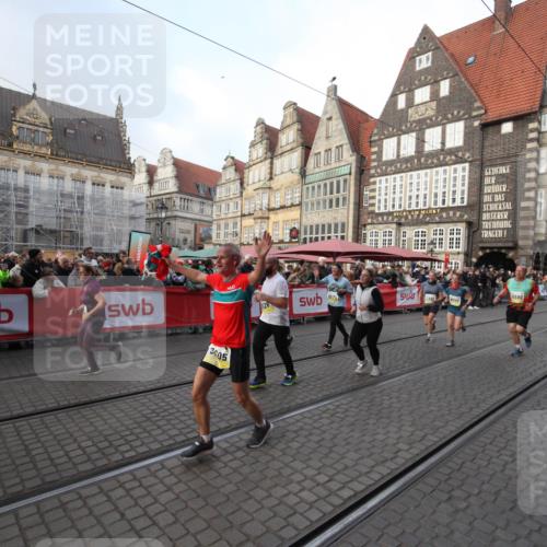 05.10.2025 - 20. swb-Marathon Bremen Yannick Fuchs http://msf.ph/oto/9308704 05.10.2025 11:06:56 Ziel 8574, 9321, 9605, 9826, 9942, 9976, 10580, 11355, 11389, 11414, 11497 meine-sportfotos.de