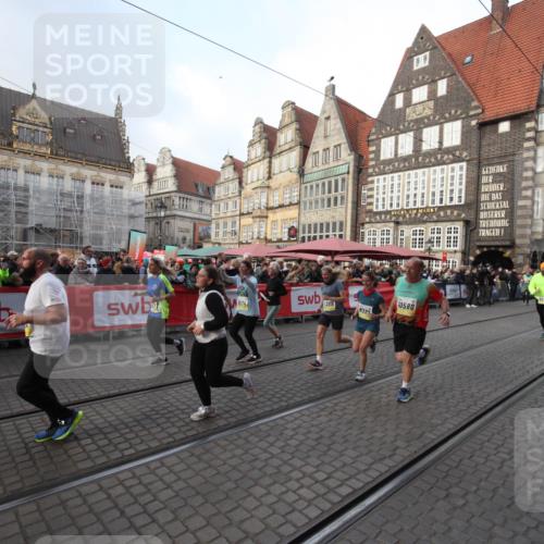 05.10.2025 - 20. swb-Marathon Bremen Yannick Fuchs http://msf.ph/oto/9308711 05.10.2025 11:06:57 Ziel 8574, 9321, 9826, 9942, 9976, 10580, 11355, 11389, 11414, 11497 meine-sportfotos.de