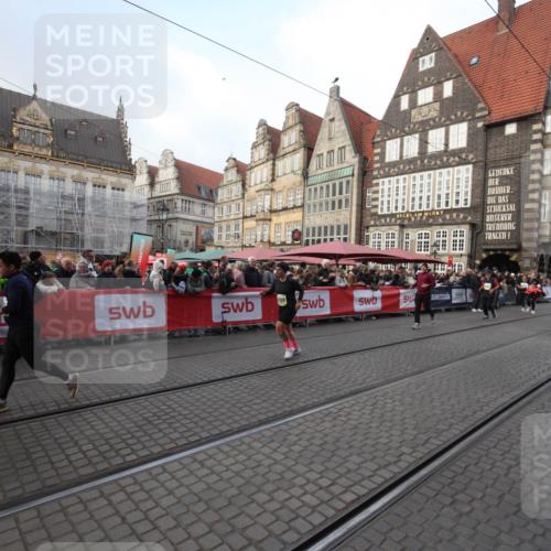 05.10.2025 - 20. swb-Marathon Bremen Yannick Fuchs http://msf.ph/oto/9308723 05.10.2025 11:07:09 Ziel 9491, 9890, 9901, 10193, 10788, 10991, 11709 meine-sportfotos.de
